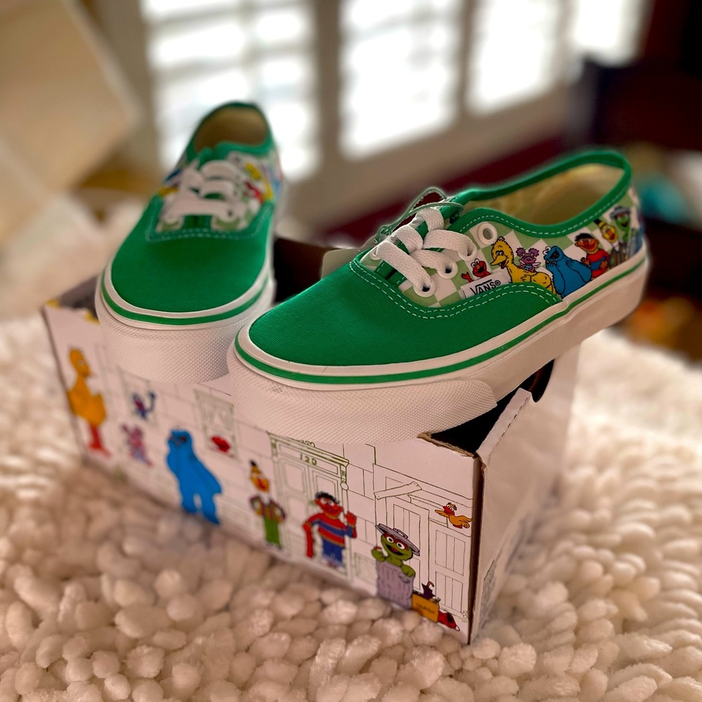 NWT Toddler Limited Edition Sesame Street Vans Shoes, Size 12.5 T